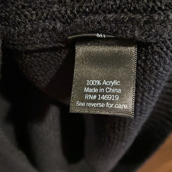 NWT Vera Wang Sweater - Picture 8 of 9